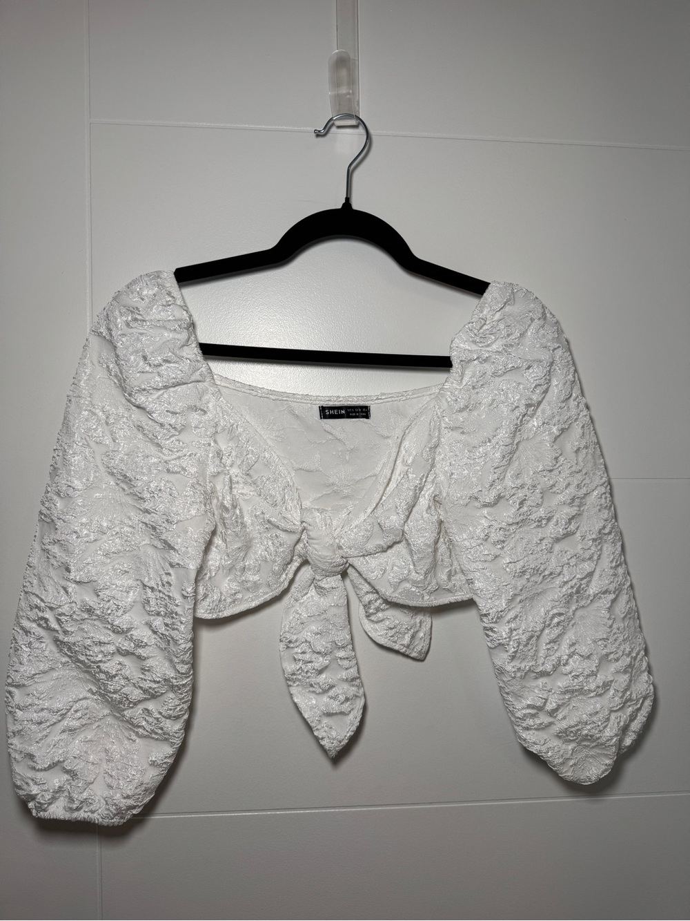 SHEIN White Textured Tie-Front Crop Top